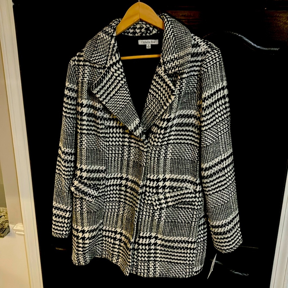 Ophelia Roe Black & White Houndstooth Small Mid Length NWT Coat